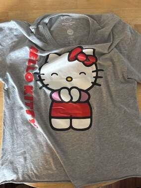 Hello Kitty Junior's Grey Cropped Graphic T-Shirt with Raw Hem